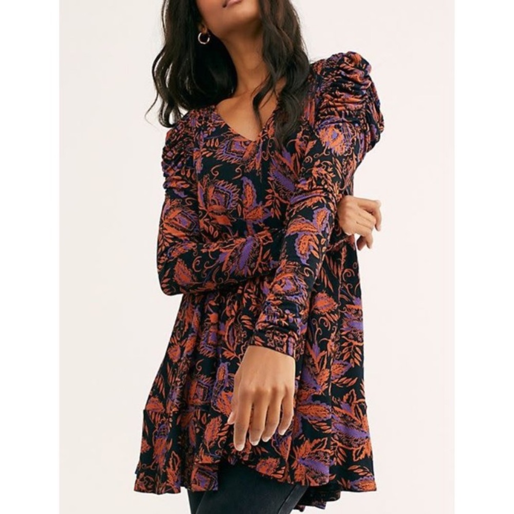 Host pick!!!!Free people flowy dress, keyhole back accent. Size medium.